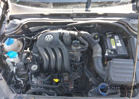 2014 Volkswagen Jetta 2.0L S z USA, uszkodzony, nr VIN 3VW2K7AJ0EM303736